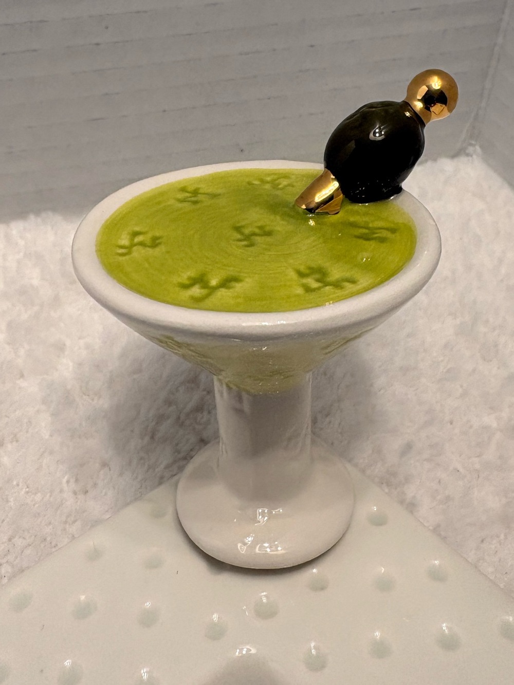 Nora Fleming Mini Martini Glass Olive NF Embossed Retired RARE
LIKE NEW